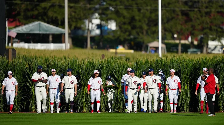 Reds, Cubs to play at Field of Dreams site in 2022 - NBC Sports