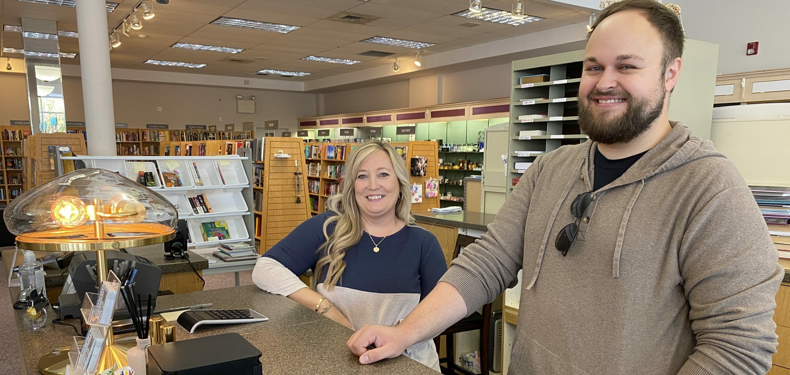 General manager now taking over as owner of downtown bookstore; grand  opening set for Saturday – Muddy River News