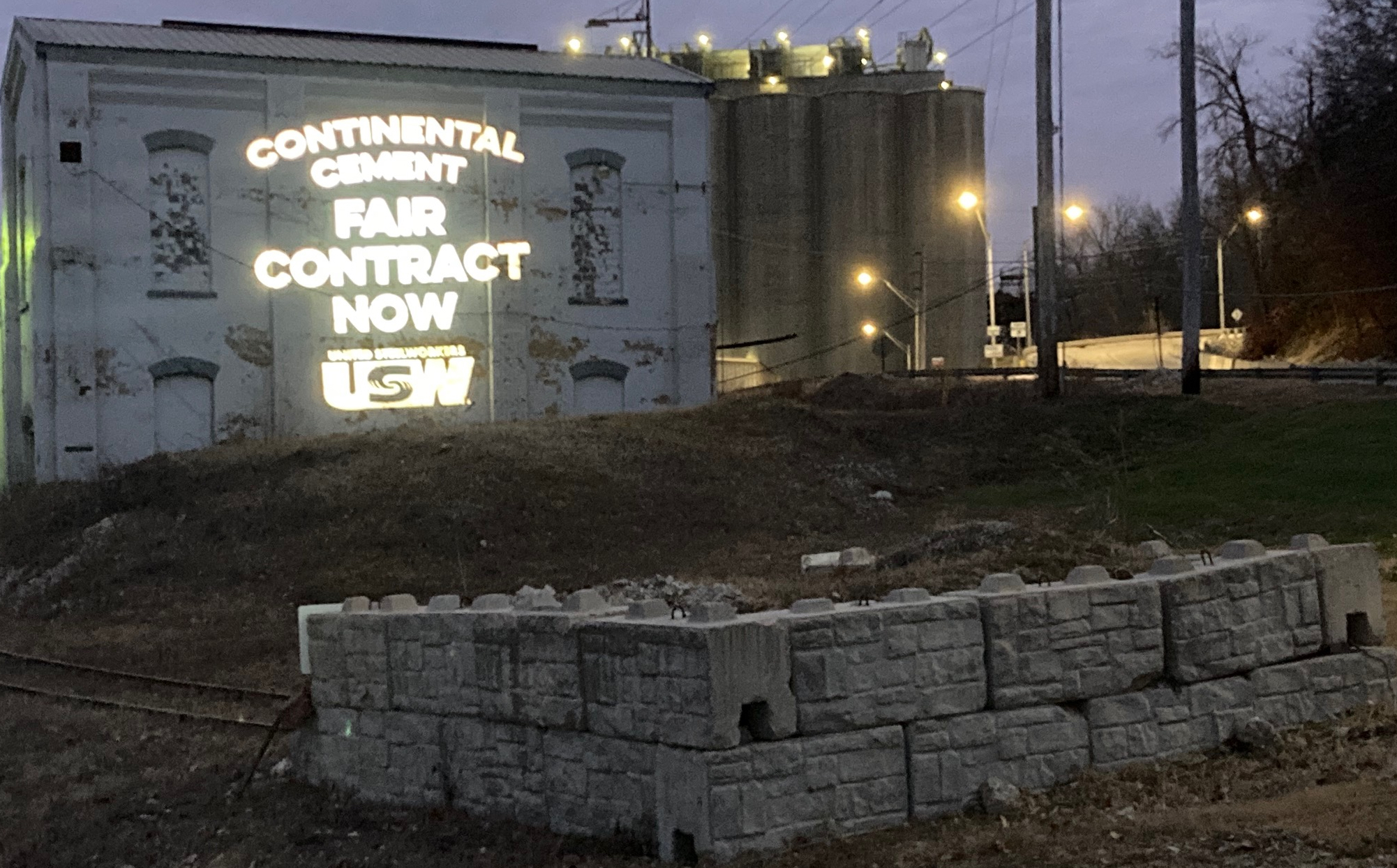 Union Employees At Continental Cement