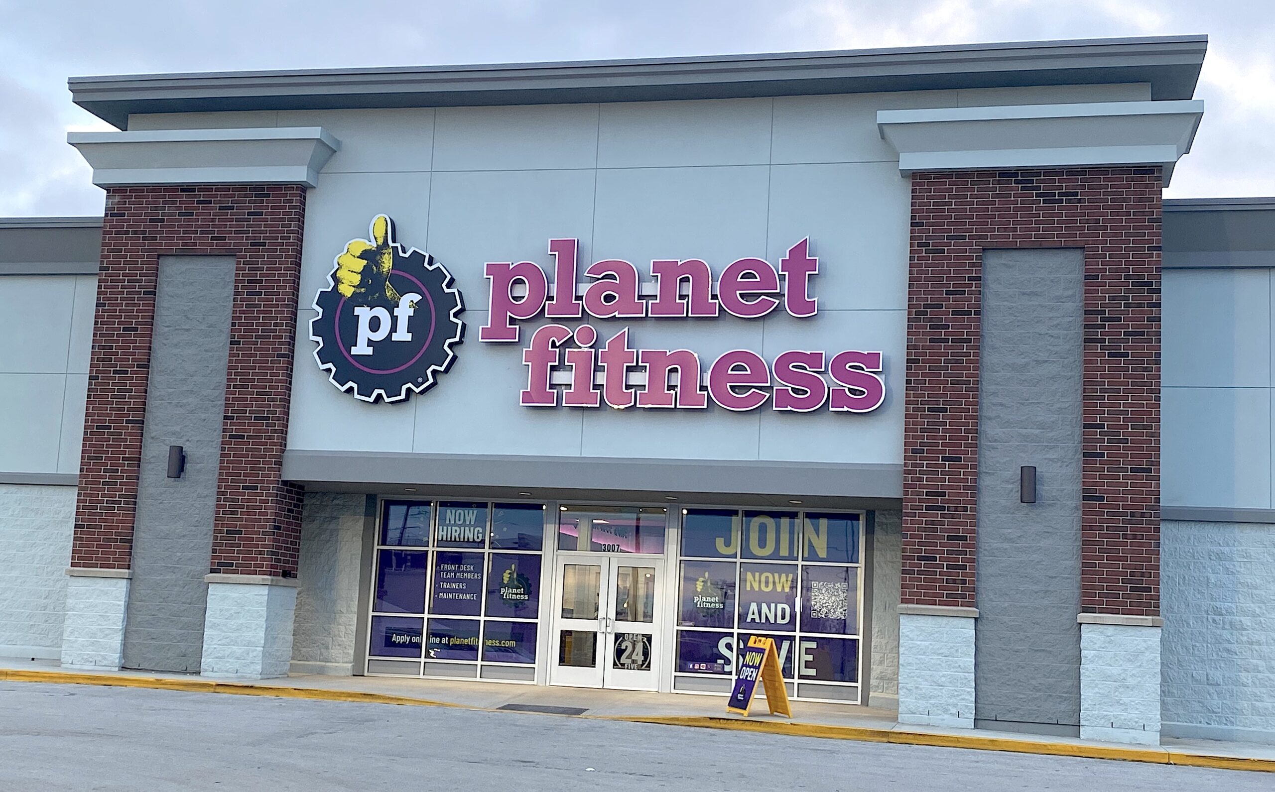 Planet Fitness storefront