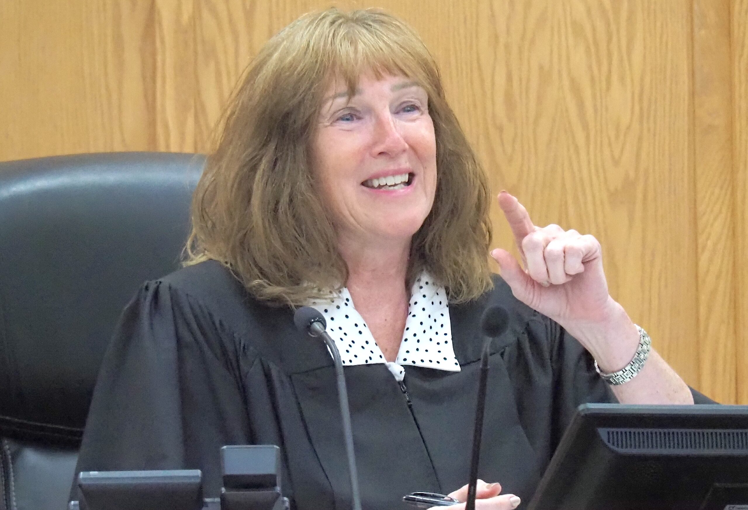 You are currently viewing After 10 years as associate judge, Wellborn is happy to ‘get his first name back’ in retirement – ​​Muddy River News