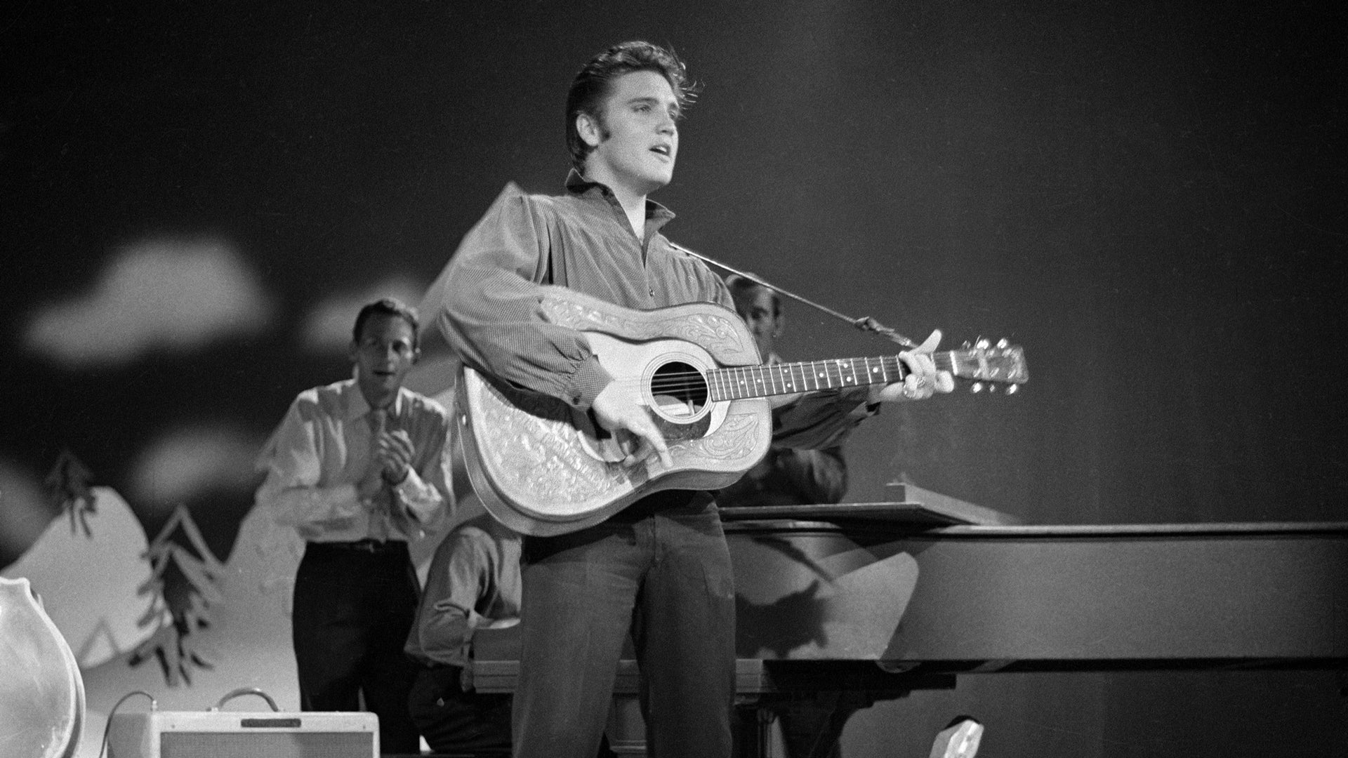 tdih-elvis-presley-ed-sullivan-show-gettyimages-456847972