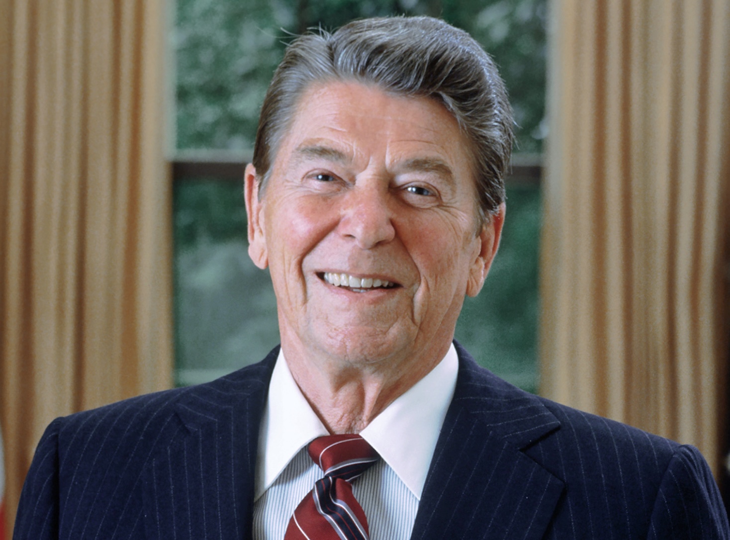 Ronald_Reagan_1985_presidential_portrait_(cropped)_(2)