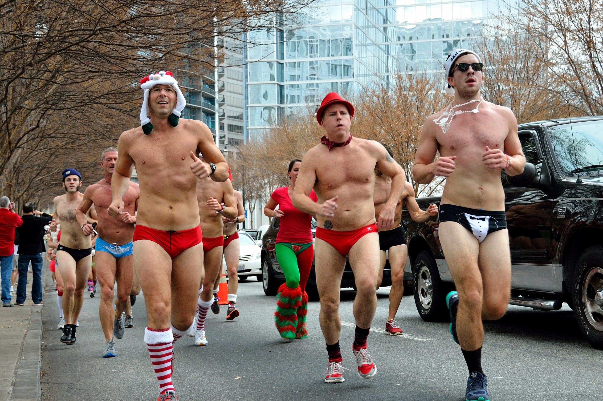 4096px-Atlanta_Santa_Speedo_Run_2012_(8283472686)