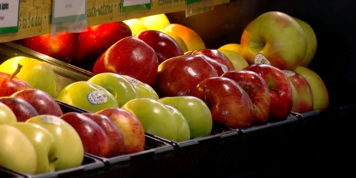 Apples-at-County-Market