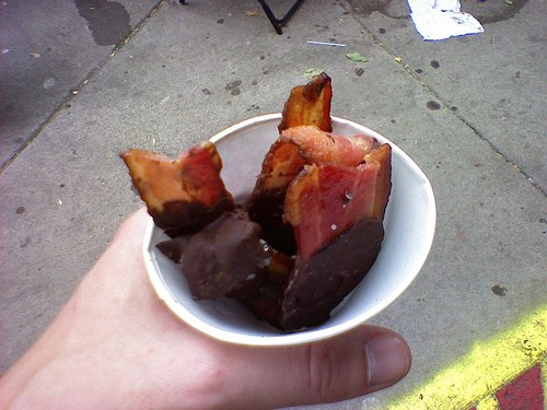 500px-Chocolate_covered_bacon_from_Minnesota_State_Fair 500px-Chocolate_covered_bacon_from_Minnesota_State_Fair